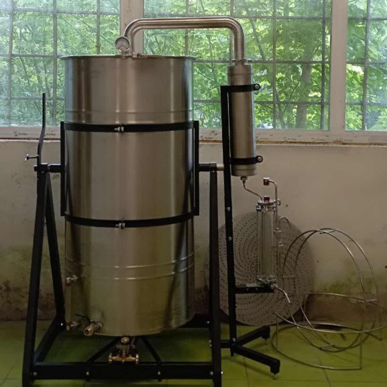 Commercial steam distillation equipment 74G (280L) with loading capacity of 63G (240L) - Copper Pro