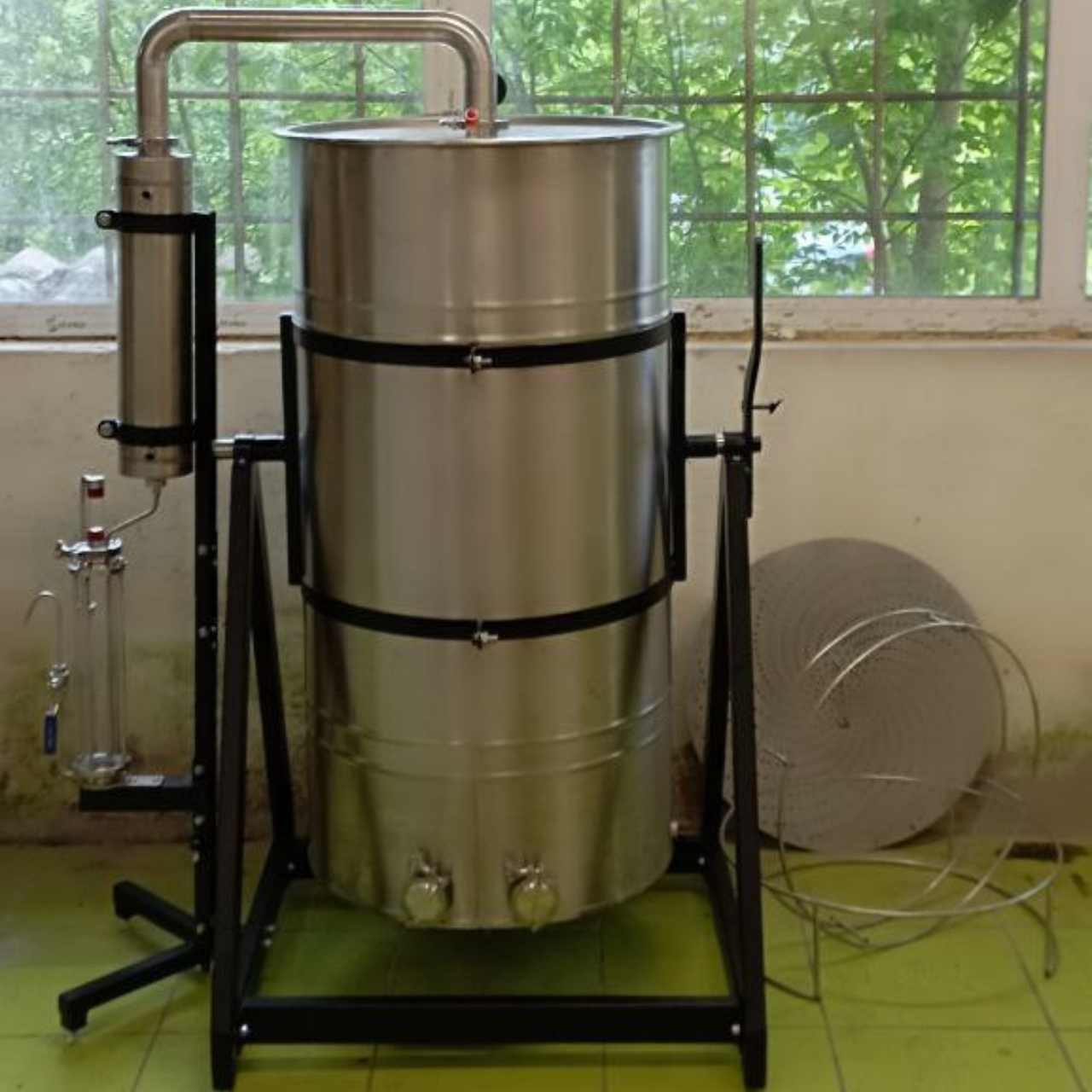 Commercial steam distillation equipment 74G (280L) with loading capacity of 63G (240L) - Copper Pro