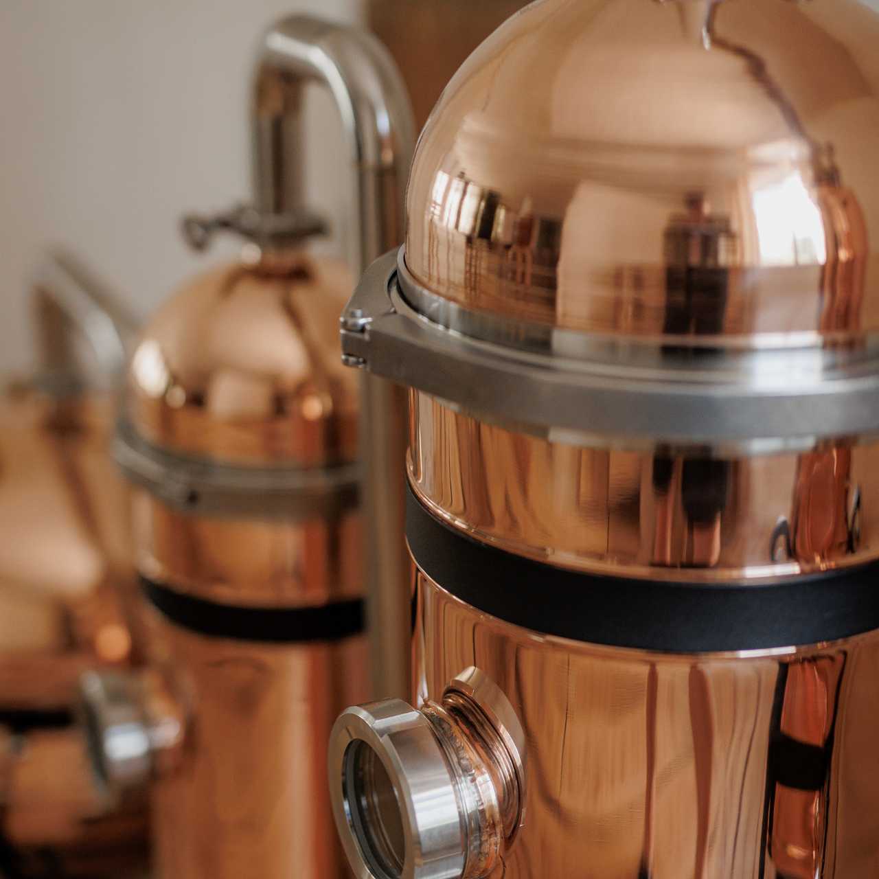 Copper Essential Oil Distiller - 21 Gall/80 Liters - [Legacy] - Copper Pro