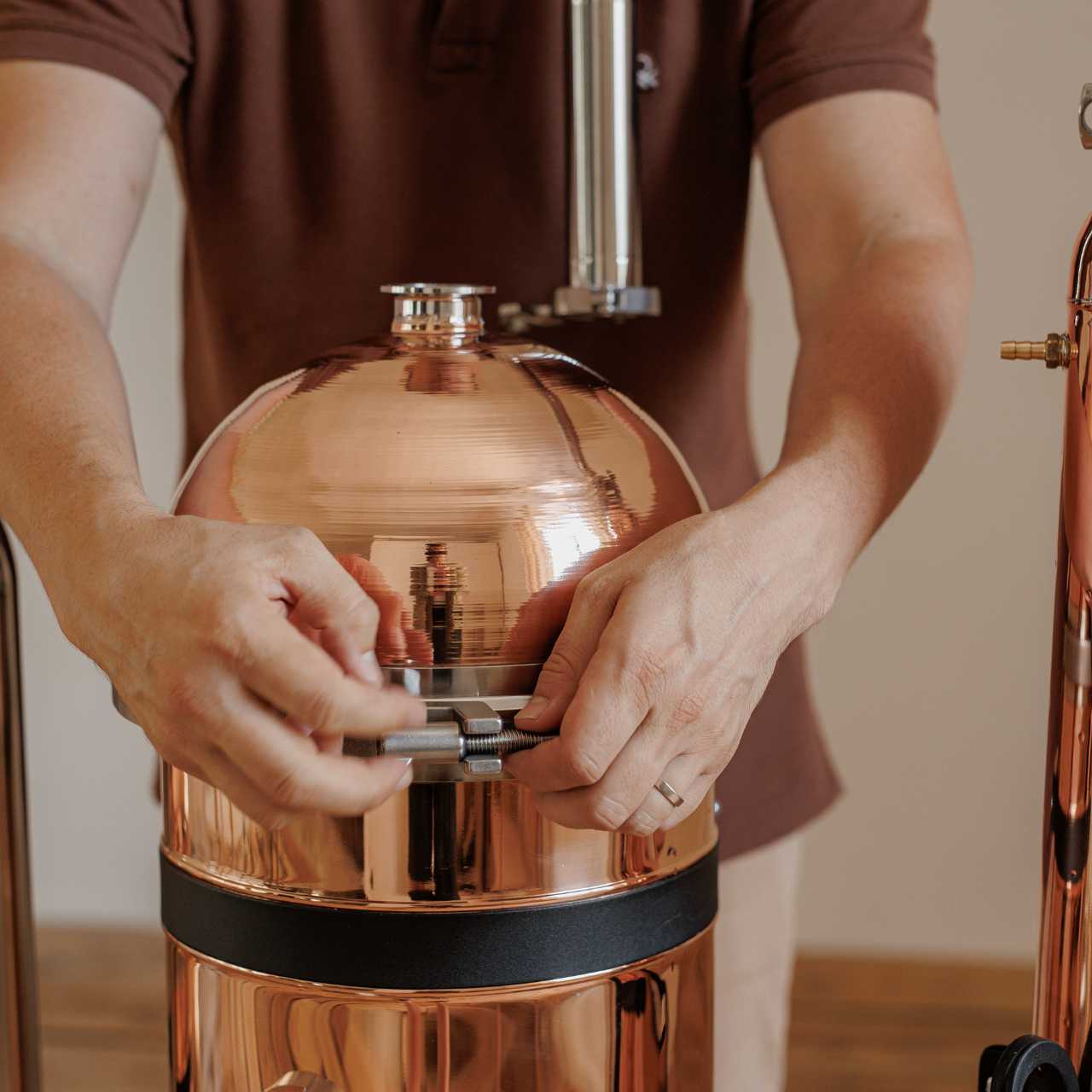 Copper Essential Oil Distiller - 21 Gall/80 Liters - [Legacy] - Copper Pro